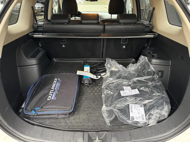 Mitsubishi Outlander 2.4 PHEV Pure 2019 Hybride Benzine 22