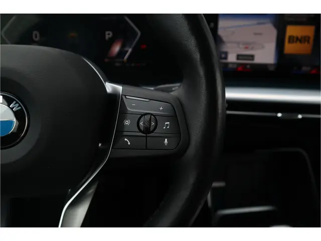 BMW X1 sDrive18i 2023 Benzine 41