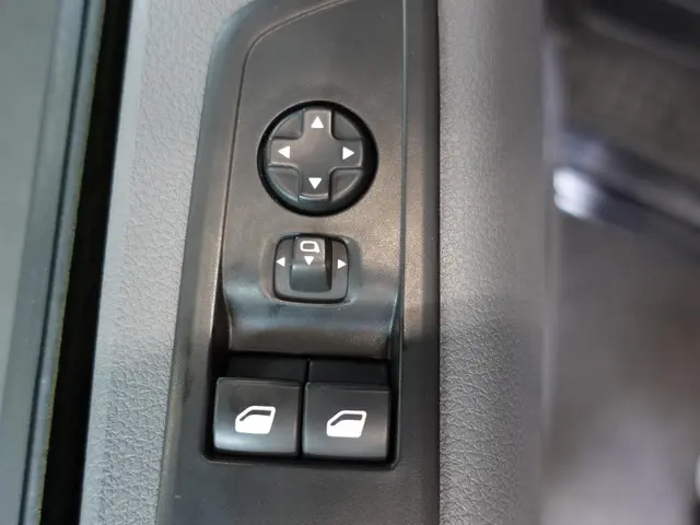 Opel Vivaro 102pk L3H1 Edition 2022 Diesel 14