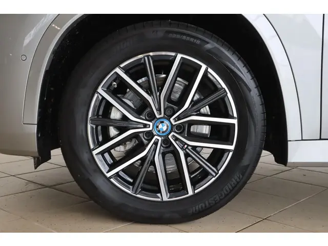 BMW iX1 xDrive30 2024 Elektrisch 23