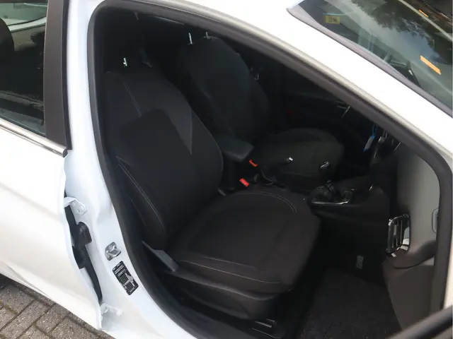 Ford Fiesta 1.0 EcoBoost Hybrid 2022 Hybride Benzine 26