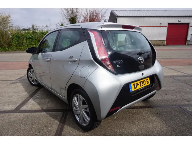 Toyota Aygo 1.0 VVT-i x-cite 2018 Benzine 23