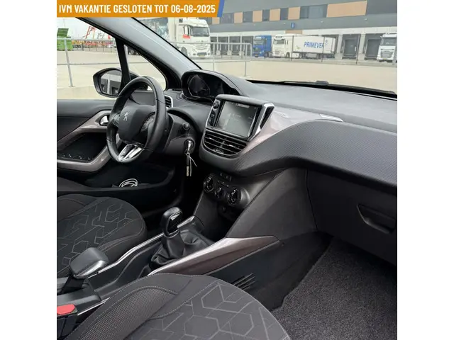 Peugeot 2008 1.2 Allure | Airco | PDC | Trekhaak 2014 Benzine 6