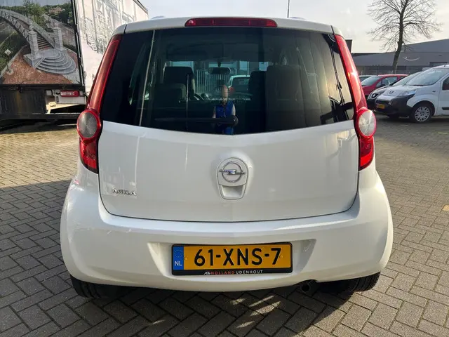 Opel Agila 1.2 Edition 2012 Benzine 6