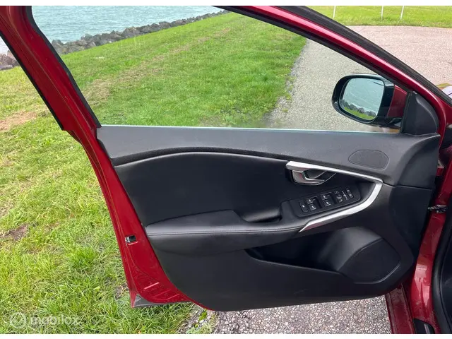 Volvo V40 1.6 T4 Summum 2014 Benzine 11