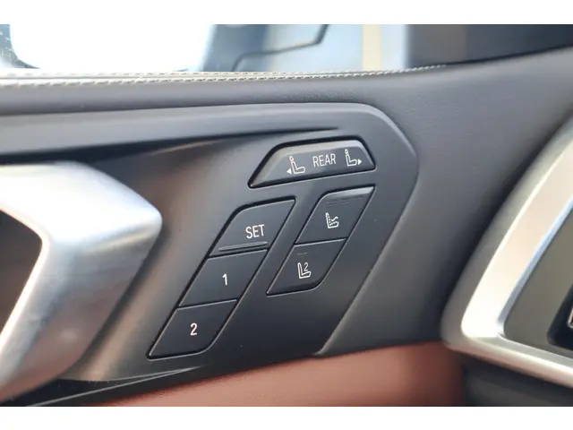 BMW X7 xDrive40i 2025 Benzine 16