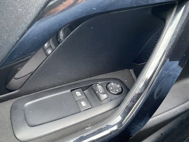 Peugeot 208 1.2 VTi Allure 2013 Benzine 22