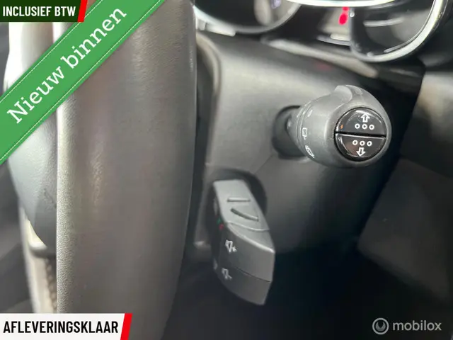Renault Clio Estate 0.9 TCe Limited 2018 Benzine 18