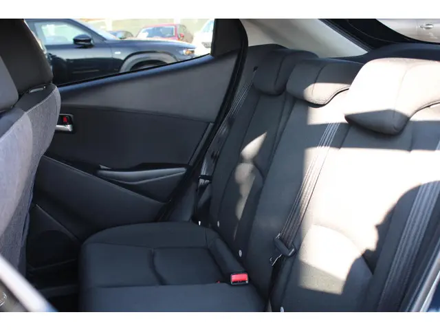 Mazda 2 1.5 e-SkyActiv-G 90 Exclusive-Line 2025 Benzine 25