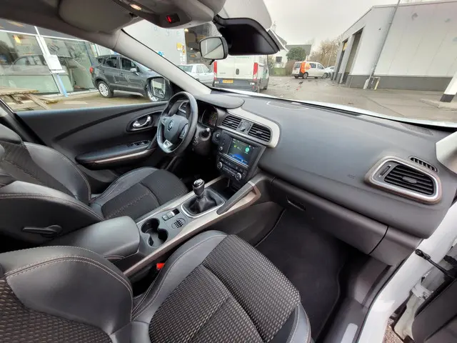 Renault Kadjar 1.2 TCe Bose 2015 Benzine 30