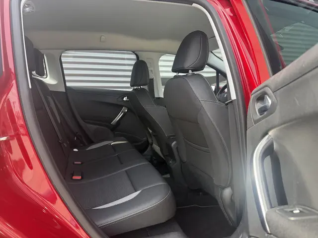 Peugeot 2008 1.2 PureTech Allure 2018 Benzine 9