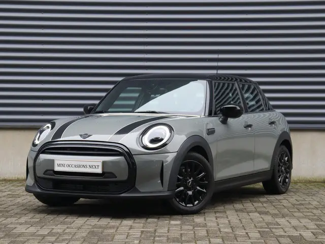 MINI 5-Deurs Cooper 2022 Benzine 36
