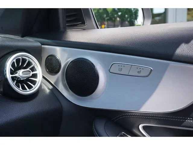 Mercedes-Benz C-Klasse Cabrio 180 AMG 2020 Benzine 17