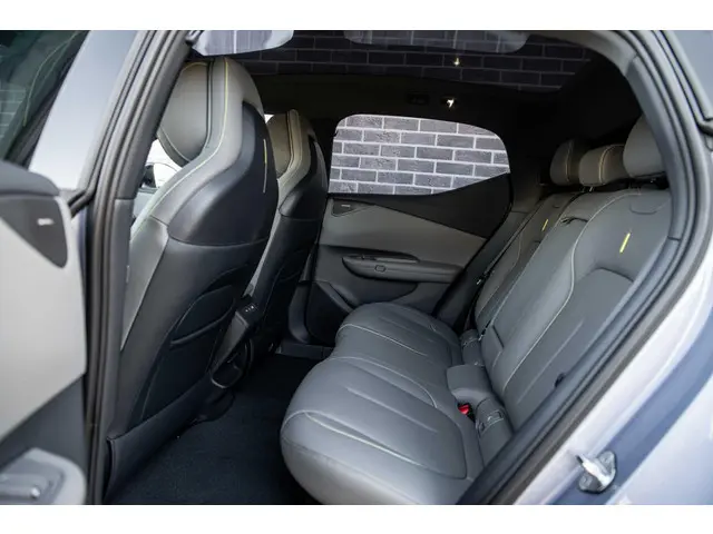 Lynk & Co 02 More 66 kWh 2025 Elektrisch 8