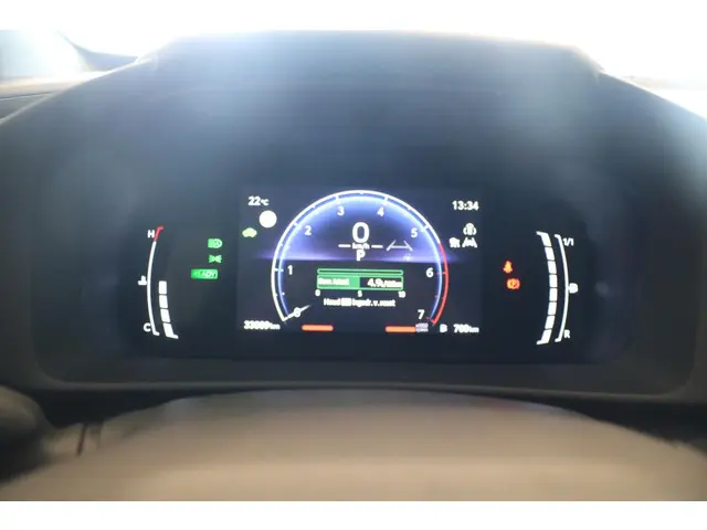 Toyota C-HR 1.8 Hybrid 140 Active 2024 Hybride Benzine 17