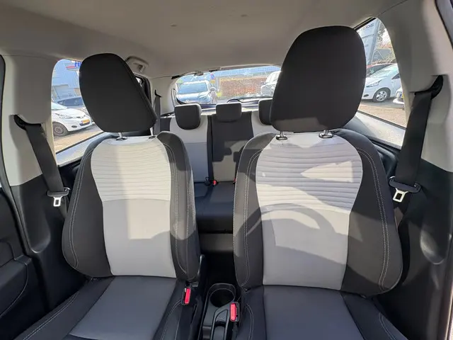 Toyota Yaris 1.5 Hybrid Design 2018 Hybride Benzine 11