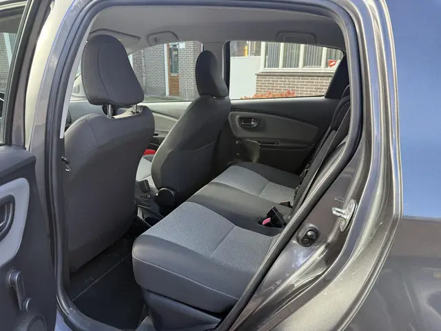 Toyota Yaris 1.5 Hybrid Aspiration 2015 Hybride Benzine 8