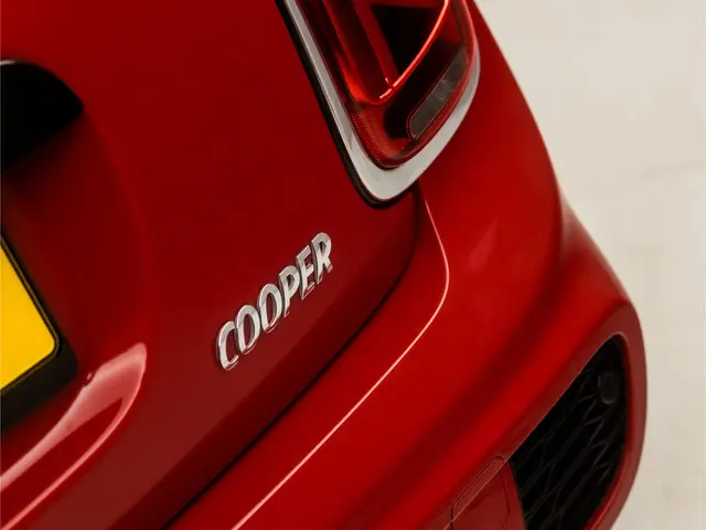 MINI Cooper Mini 1.5 JCW Pack 2019 Benzine 28
