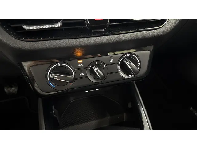 Škoda Fabia 1.0 TSI Ambition 2023 Benzine 16