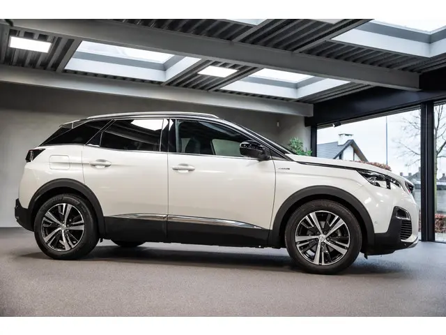 Peugeot 3008 1.6 e-THP GT Line 2018 Benzine 2