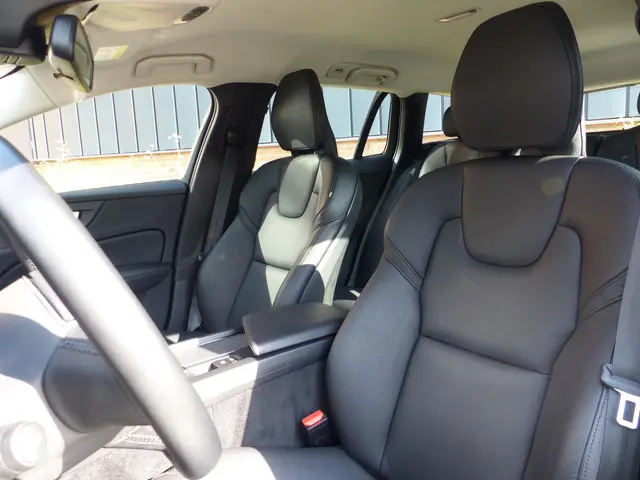 Volvo V60 B3 Momentum Advantage 2021 Benzine 5