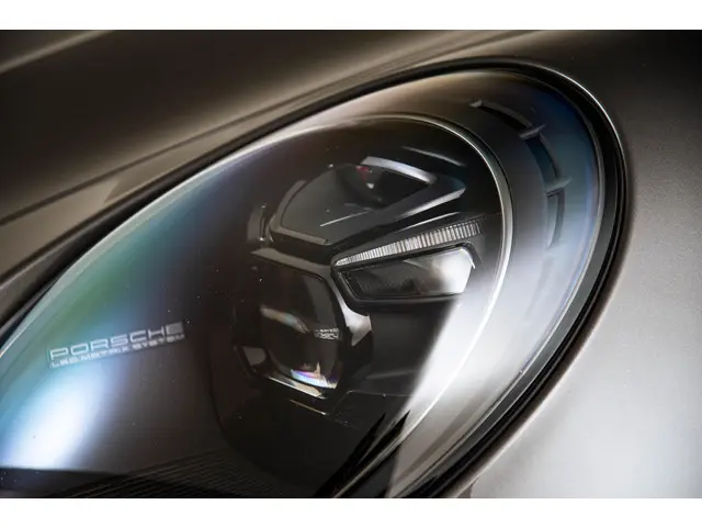 Porsche 911 3.0 Carrera 4 GTS 2022 Benzine 24