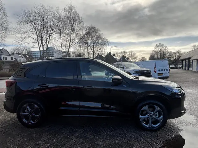 Ford Kuga 2.5 PHEV ST-Line 2025 Hybride Benzine 13