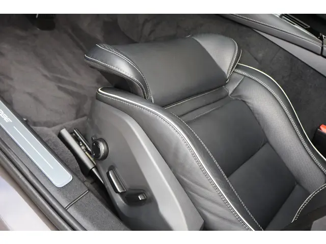 Volvo S90 T8 AWD Ultimate Dark 2024 Hybride Benzine 28