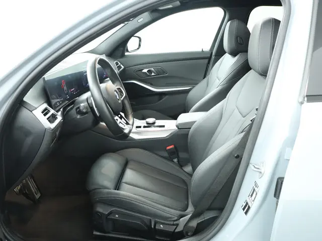 BMW 3 Serie Touring 318i 2025 Benzine 14