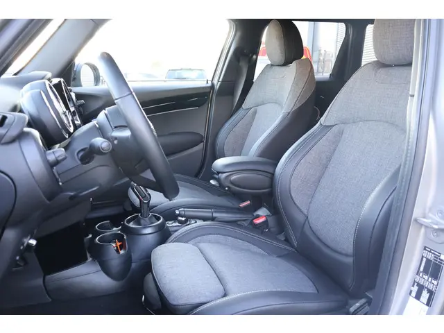 MINI Cooper Mini 1.5 Camden Edition 2023 Benzine 4