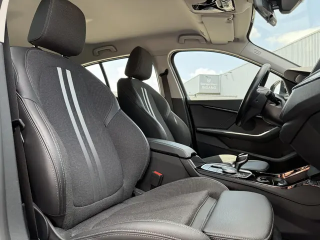 BMW 1 Serie 118i Executive Ed. Sport 2022 Benzine 11