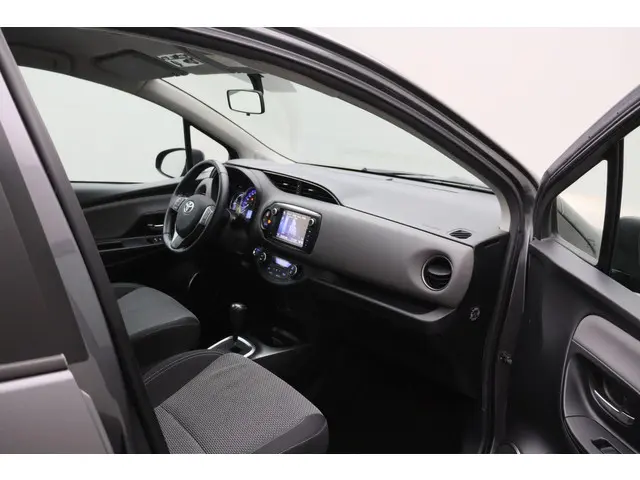 Toyota Yaris 1.5 Hybrid Aspiration 2015 Hybride Benzine 16