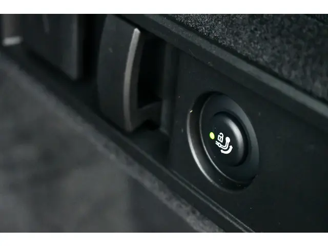 BMW 3 Serie Touring 330e M-Sport 2025 Hybride Benzine 50