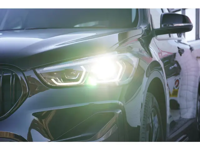 BMW X1 sDrive18i Executive Edition 2021 Benzine 18