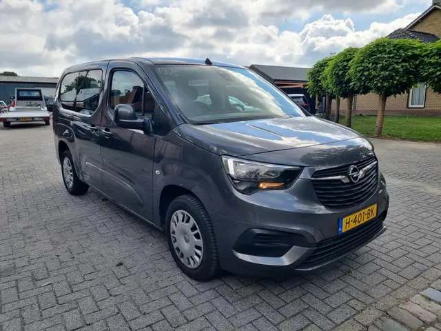 Opel Combo Tour 1.2 T. L2H1 Edit. 7p 2019 Benzine 9
