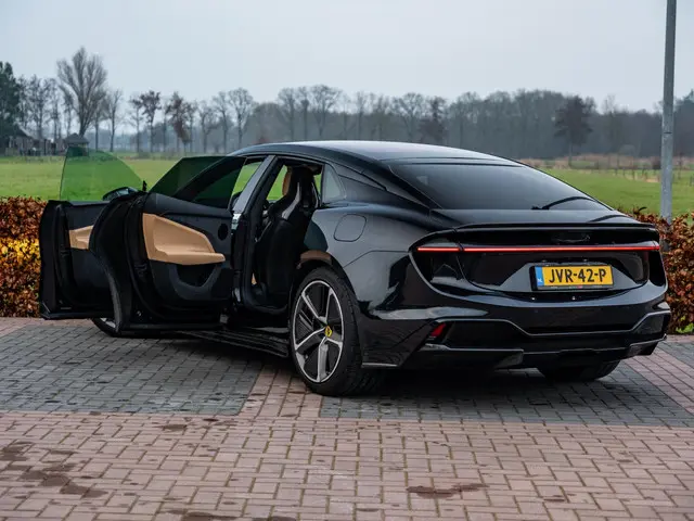 Lotus Emeya S 102 kWh 2026 Elektrisch 32