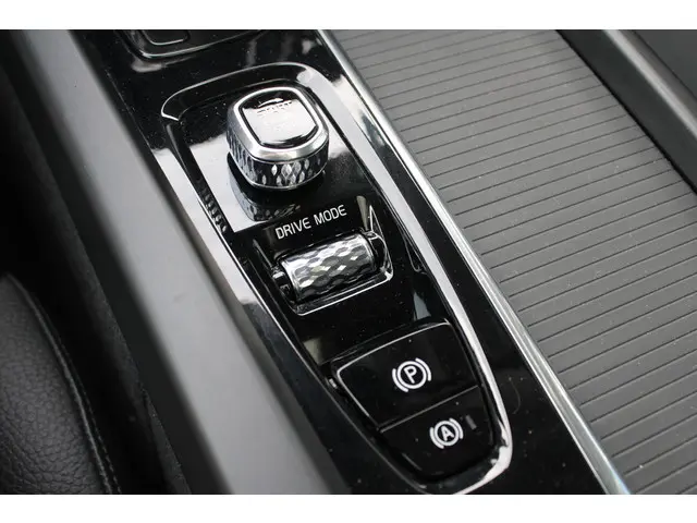 Volvo XC60 2.0 B5 Momentum Exclusive 2021 Benzine 28