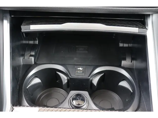 BMW 3 Serie 330e xDrive 2025 Hybride Benzine 31