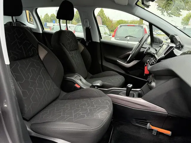 Peugeot 2008 1.2 PureTech Blue Lion 2016 Benzine 8