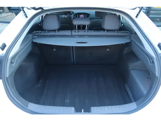 Hyundai IONIQ 1.6 GDi I-MOTION AUT. 2017 Hybride Benzine 15