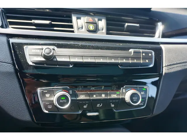 BMW X2 sDrive20i 2022 Benzine 18