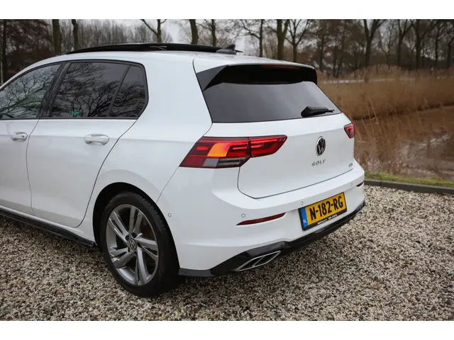 Volkswagen Golf 1.5 eTSI R-Line 2021 Benzine 18