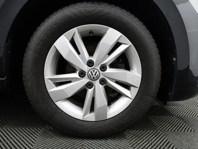 Volkswagen Polo 1.0 TSI Highline- 2018 Benzine 19