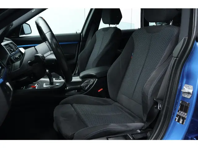 BMW 3 Serie Gran Turismo 320i Executive 2015 Benzine 11