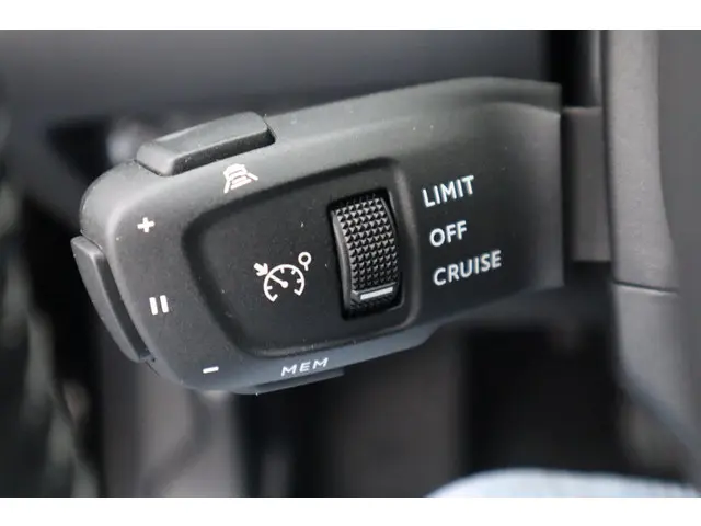 Peugeot 208 1.2 PURETECH ALLURE-PACK SKY 2020 Benzine 25