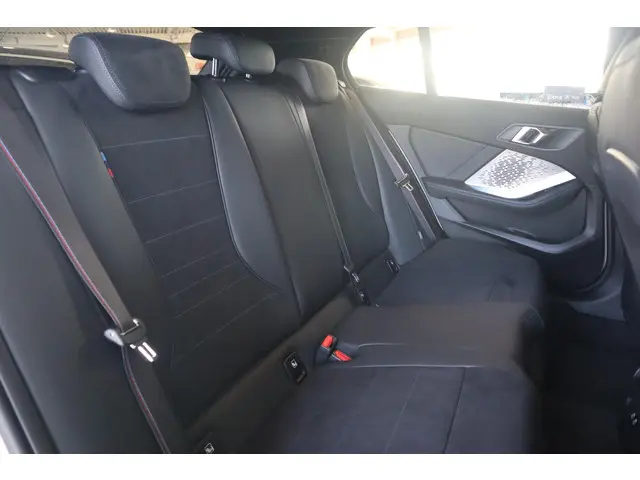 BMW 1 Serie 5-deurs 120 2025 Benzine 9