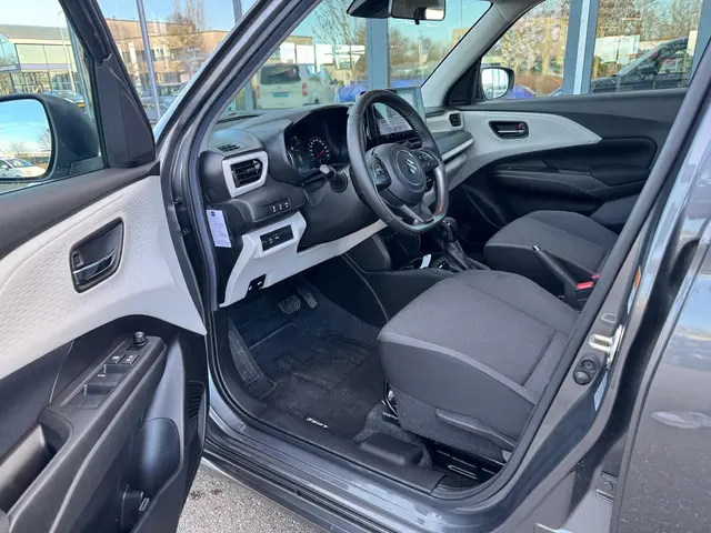 Suzuki Swift 1.2 Select Smart Hybrid 2025 Benzine 9