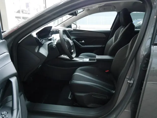 Peugeot e-308 SW Allure EV 54 kWh 2025 Elektrisch 7