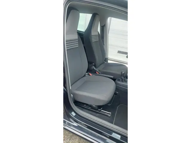 Volkswagen up! 98404 1.0 BMT move 2017 Benzine 14