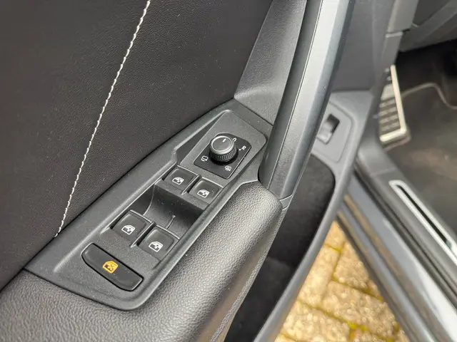 Volkswagen Tiguan 1.5 TSI R-Line Business+ 2022 Benzine 18